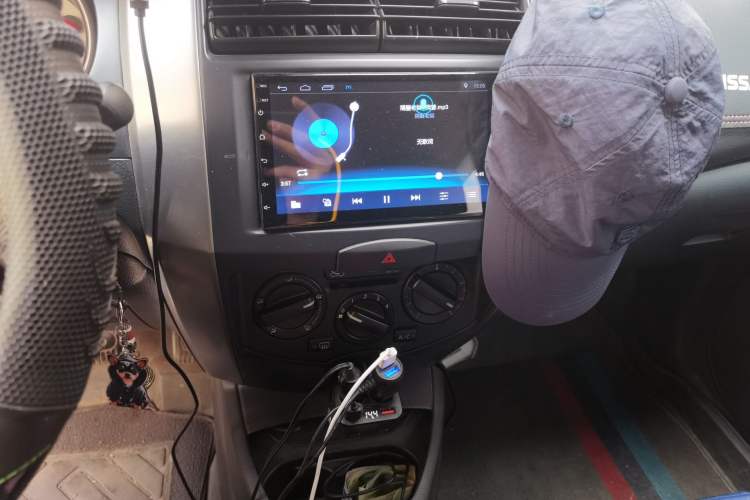 Used Nissan Livina 2010 Jingrui Edition 1.6L Manual Standard Model Audio And AC Panel