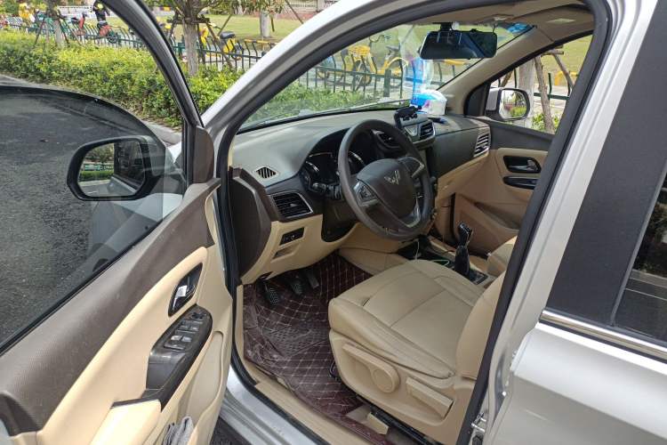 Used Wuling Hongguang 2015 1.5L S1 Comfort China V Standard