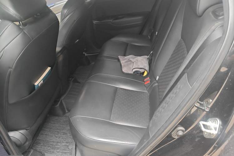 Used Toyota IZOA 2018 2.0L Yichi Version China VI Standard