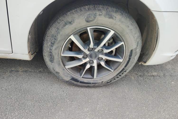 Used Geely Auto Emgrand 2019 Leading Edition 1.5L Manual Luxury Model China VI Standard
