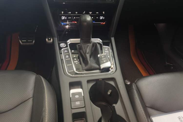 Used Volkswagen FAW-Volkswagen CC 2020 330TSI Glamour Edition China VI Standard Gear Lever