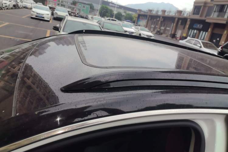 Used Buick Encore 2021 332T CVT Luxury Version Roof