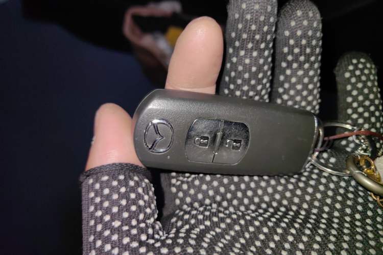 Used Mazda 3 Axela 2017 Hatchback 2.0L Automatic Luxury Model Emission Standard China V Vehicle Key