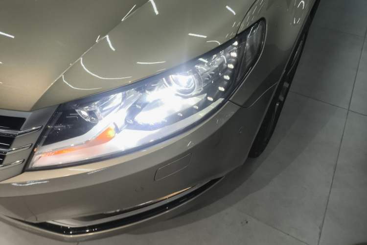 Used Volkswagen FAW-Volkswagen CC 2015 2.0 TSI Luxury Model Left Front Headlight