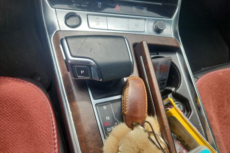 Used Audi A6 2021 allroad quattro Explorer 55 TFSI Prestige Off-Road Model Gear Lever