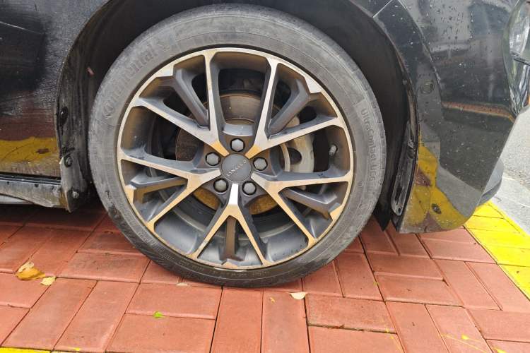 Used Lynk & Co 03 2021 2.0TD Automatic Trendy Champion Edition Right Front Wheel Hub