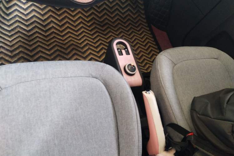 Used Wuling Hongguang MINIEV 2021 Macaron Premium Model – Lithium Iron Phosphate
