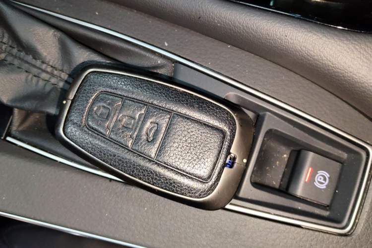 Used Toyota Avalon 2019 2.0L Luxury Edition China VI Standard