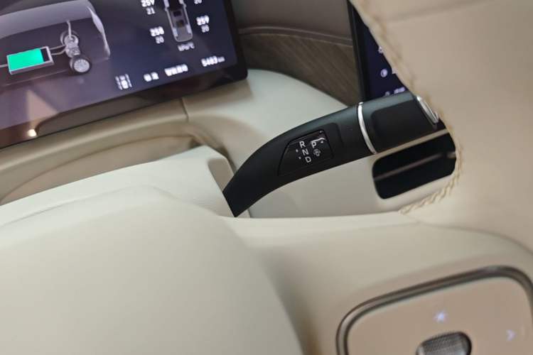 Used Wey Gaoshan 2025 Four-Wheel Drive Alpine 8
