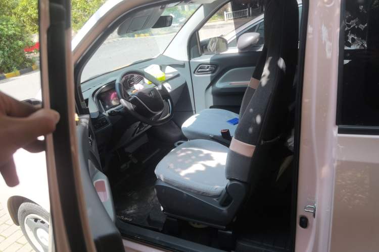 Used Wuling Hongguang MINIEV 2022 Macaron Premium Model – Lithium Iron Phosphate