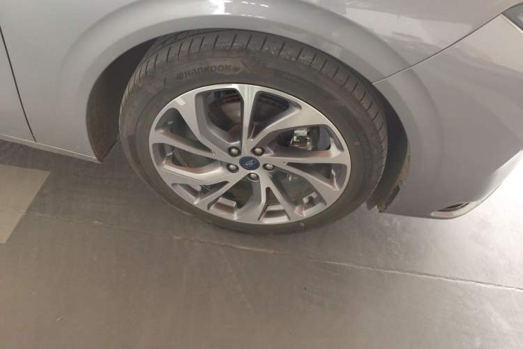 Used Ford Mondeo 2022 EcoBoost 245 Ultimate Model Right Front Wheel Hub