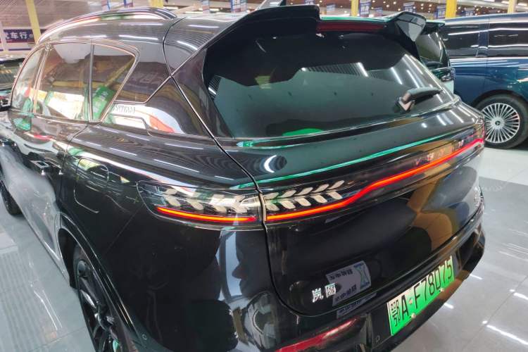 Used VOYAH FREE 2025 318 259 km All-Wheel-Drive Exploration Edition