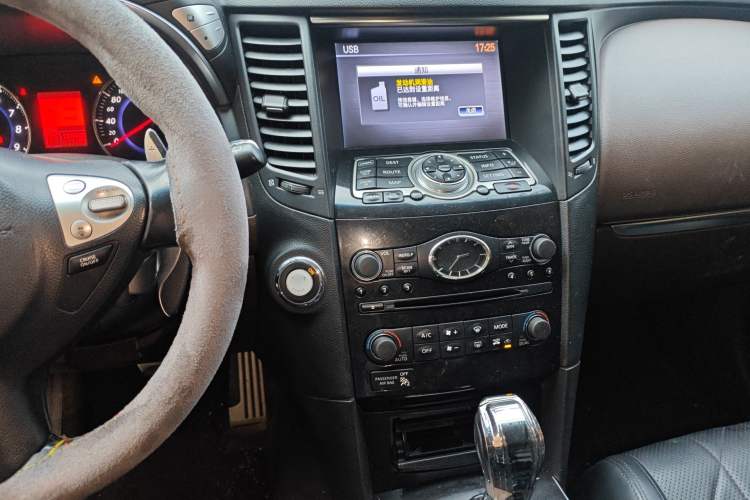 Used Infiniti FX 2011 FX35 Supreme Edition Audio And AC Panel