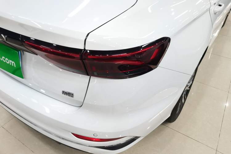 Used Geely Auto Emgrand 2025 4th Generation 1.5L CVT Longteng Edition
