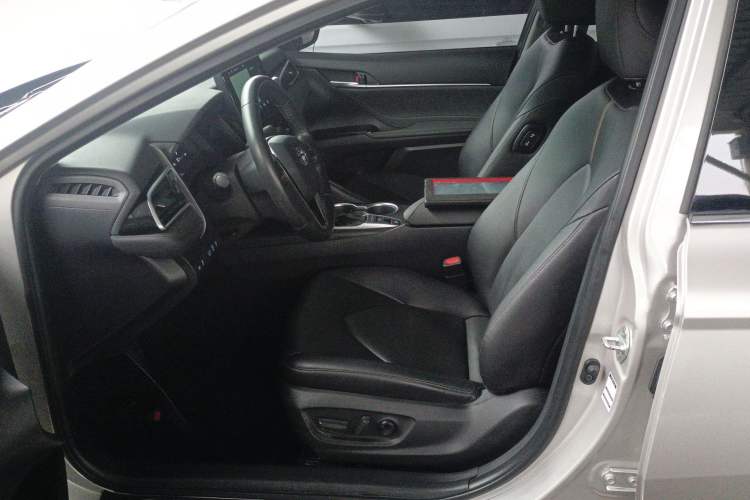 Used Toyota Camry 2021 2.5G Luxury Edition Left Front Seat