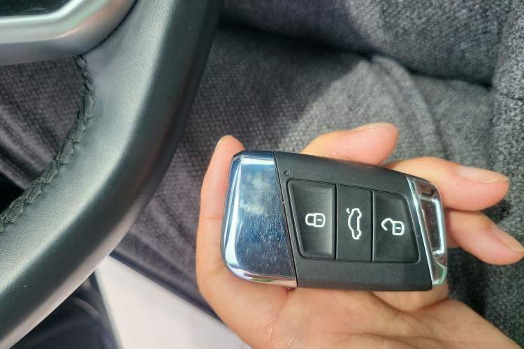 Used Volkswagen Magotan 2023 2 Million Units Commemorative Edition 330TSI DSG Luxury Version Vehicle Key