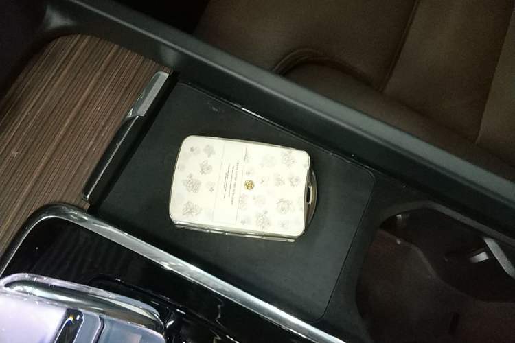 Used Volvo XC60 New Energy 2024 T8 Plug-in Hybrid Long-Range All-Wheel Drive Smart Luxury Edition
