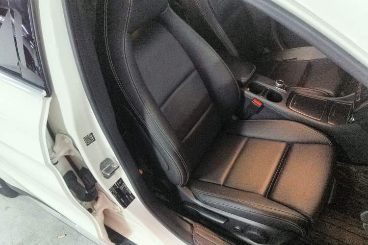 Used Mercedes-Benz GLA 2019 GLA 200 Dynamic Edition Right Front Seat