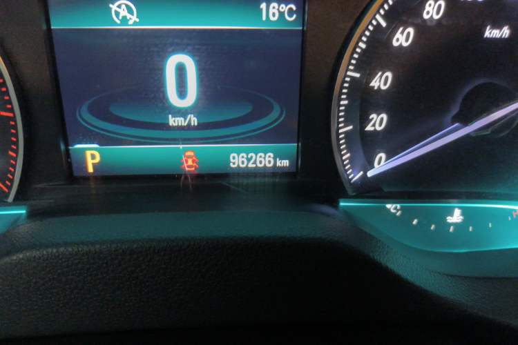 Used Buick GT 2016 18T Dual-Clutch Luxury Model Odometer Close Up