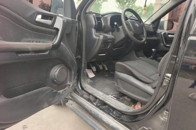 Used CHANGAN OSHAN X70A 
