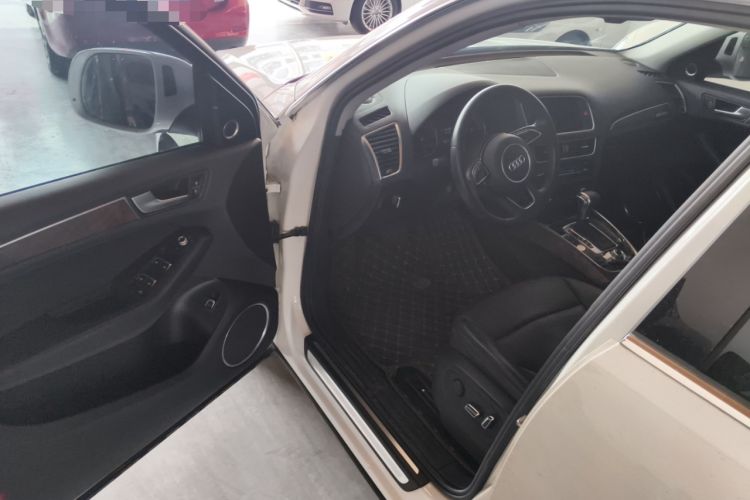 Used Audi Q5 2013 40 TFSI Comfort Edition Driver Seat