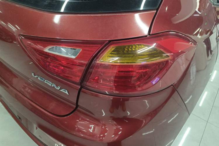 Used Hyundai Verna RV 2017 1.4L Automatic Cool Edition GLS China VI Standard Right Rear Taillight