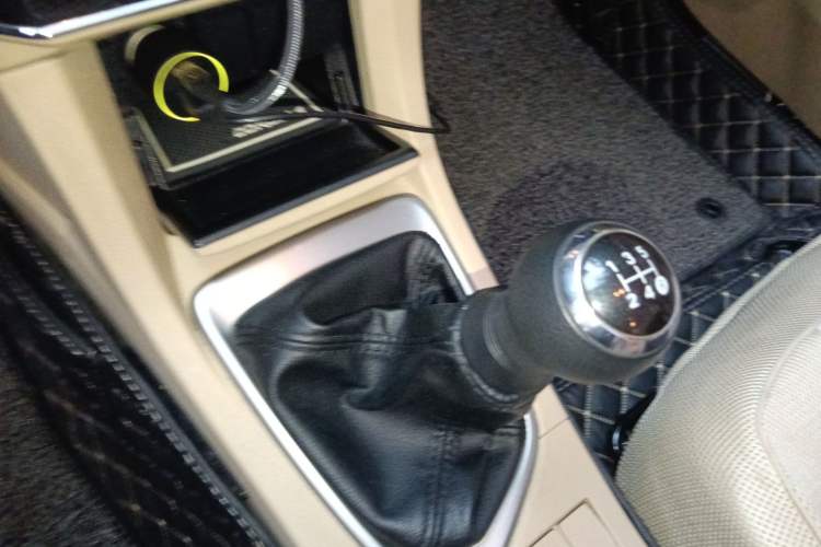 Used Toyota Corolla 2014 1.6L Manual GL-i Gear Lever