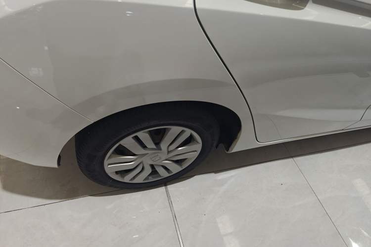 Used Honda Fit 2016 1.5L LXS CVT Comfort Sunroof Version Right Rear Wheel Hub