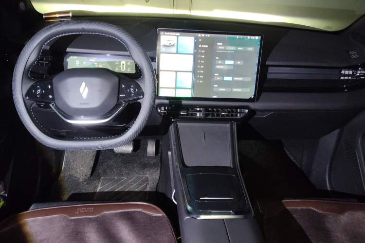 Used Livan 7 2024 450km Executive Version
