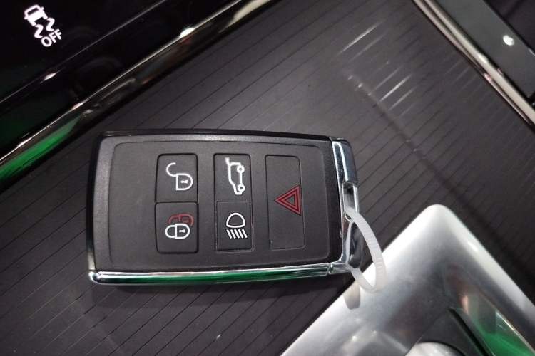 Used Land Rover Range Rover Evoque 2020 249 PS R-DYNAMIC S Sport Edition