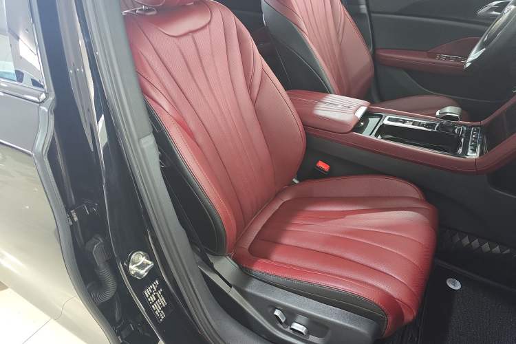 Used Hongqi H5 2025 1.5T DCT Xuan Ying Edition
