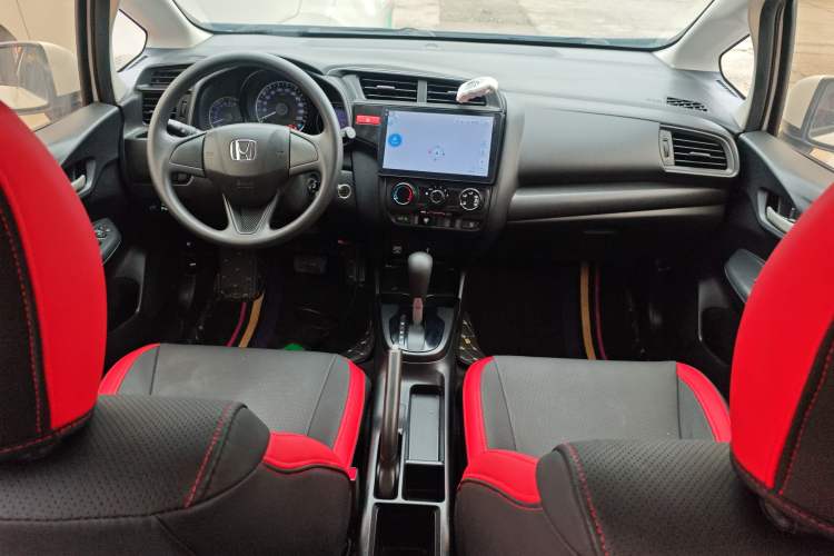 Used Honda Fit 2016 1.5L LXS CVT Comfort Sunroof Version Center Console