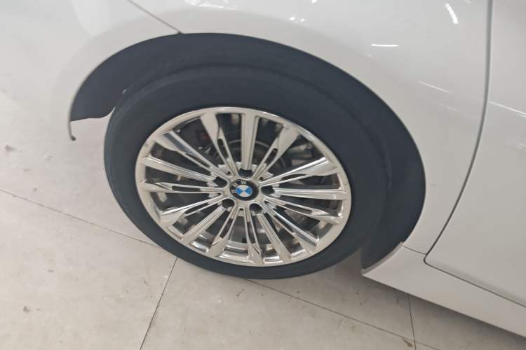 Used BMW 5 Series 2017 528Li Leading Model
