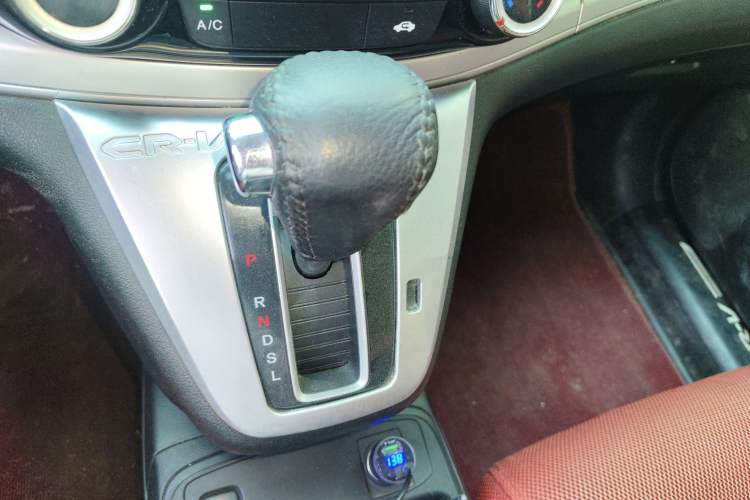 Used Honda CR-V 2015 2.0L two-wheel drive urban version
