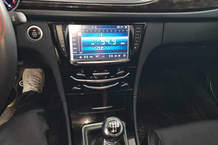 Used Zotye Z500 2016 1.5T Manual Luxury Edition Audio And AC Panel