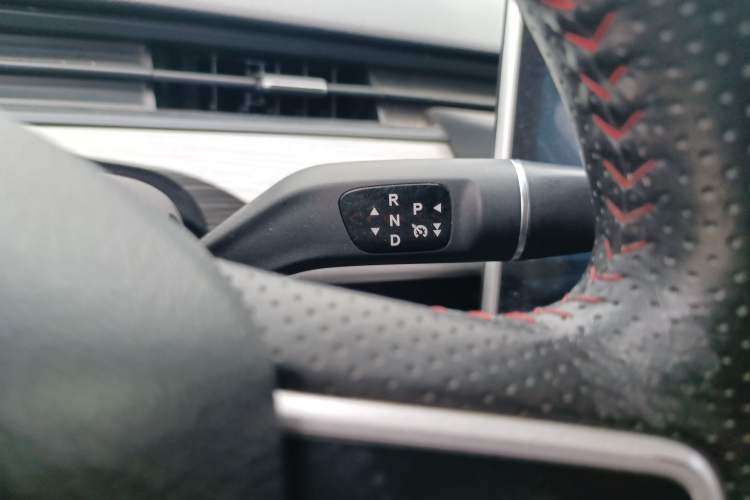 Used NETA V 2022 Chao 400 Gear Lever