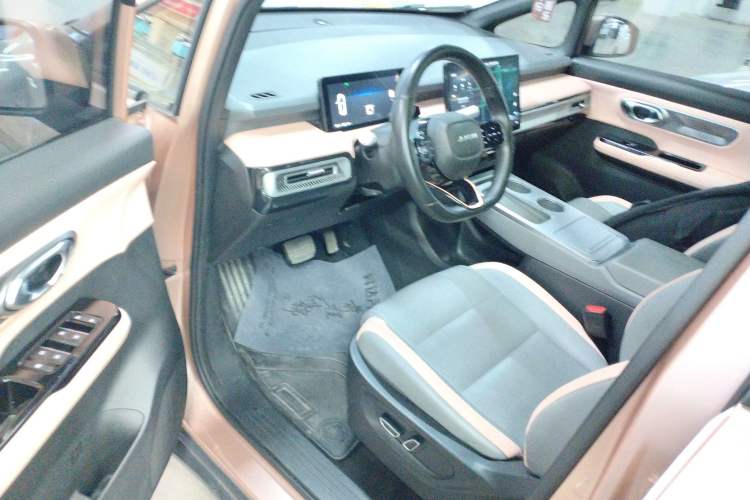 Used AION Y 2022 Plus 70 Tech Edition
