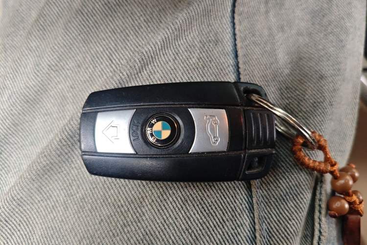 Used BMW 3 Series 2011 320i Luxury Edition Vehicle Key