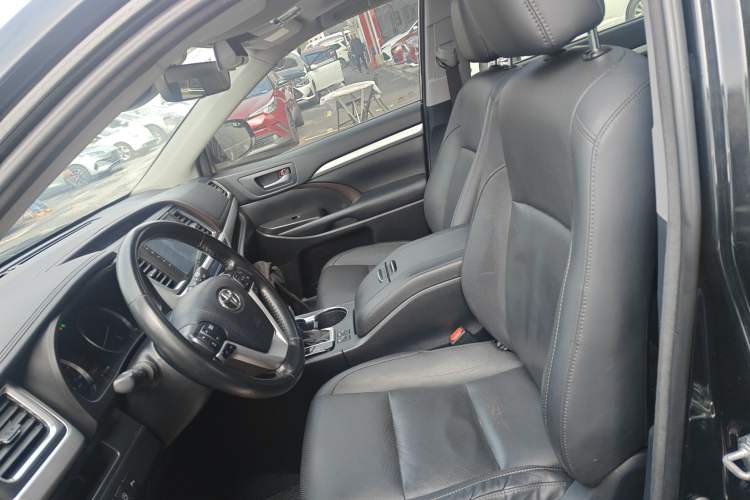 Used Toyota Highlander 2018 2.0T Four-Wheel Drive Luxury Edition 7 Seats China V Emission Standard