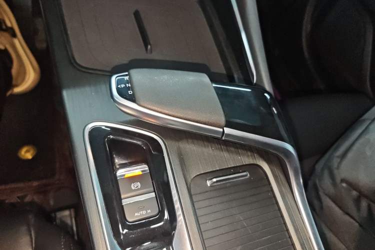 Used CHANGAN UNI-T 2022 1.5T Excellence Model Gear Lever