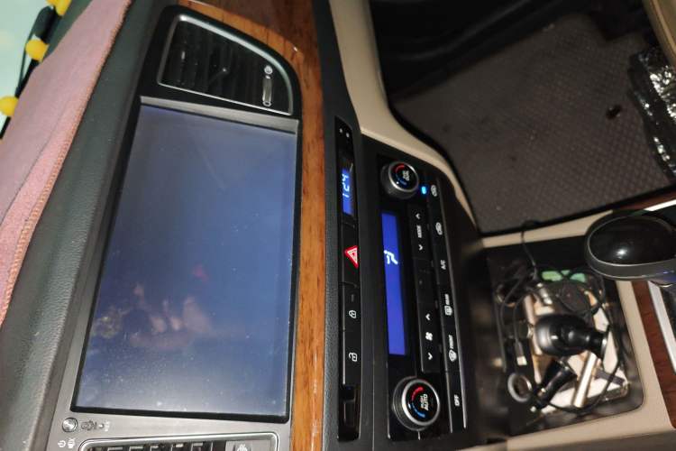 Used Hyundai Mistra 2014 1.8L Automatic Deluxe DLX Model Audio And AC Panel