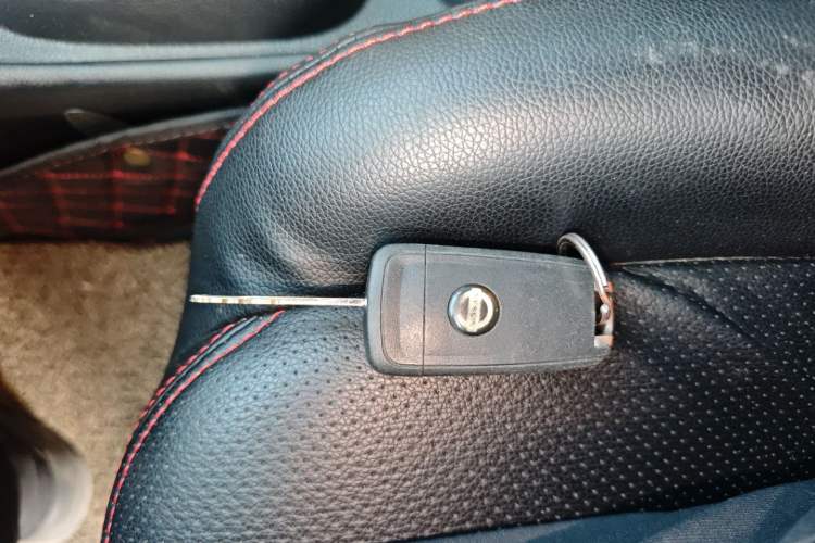 Used Nissan Sylphy 2012 Classic 1.6XE Manual Comfort Edition Interior 1