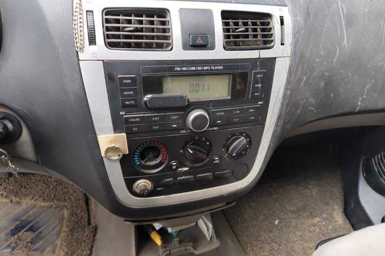 Used Foton MP-X E 2014 2.0L Wealth Express Classic Edition Basic Configuration with 4Gi-VVT