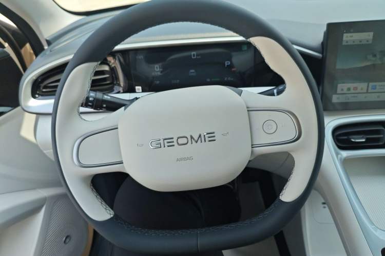 Used Geely Galaxy Geome 2026 Model 310km Youth Edition Steering Wheel
