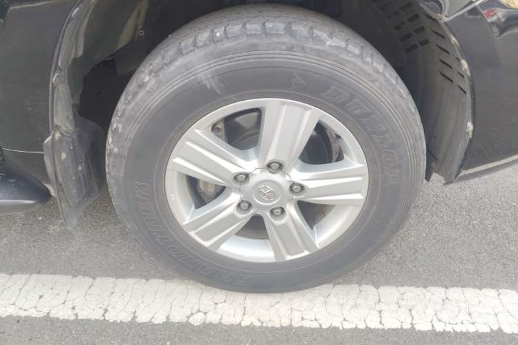 Used Toyota Land Cruiser 2012 4.6L Automatic VX-R Right Front Wheel Hub