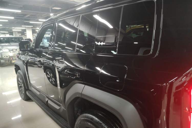 Used Formula Leopard Leopard 5 2023 Explore Edition
