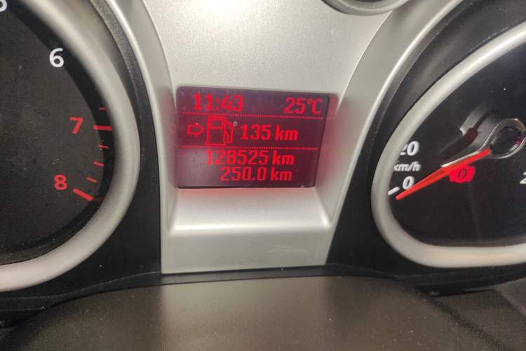 Used Ford Focus 2013 Hatchback Classic 1.8L Manual Fashion Edition
