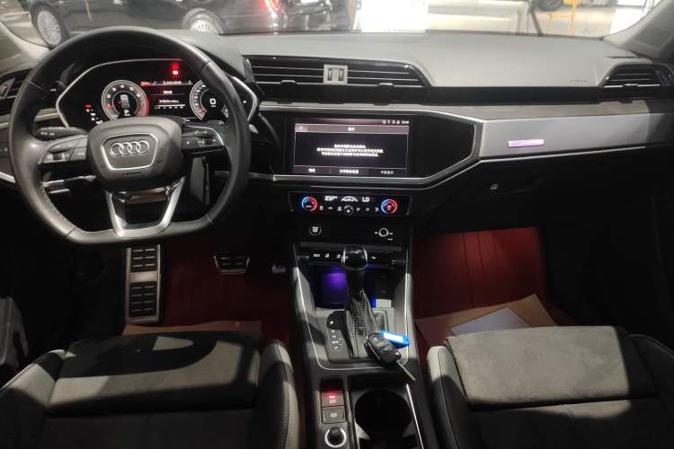 Used Audi Q3 2022 40 TFSI Fashion Dynamic Model