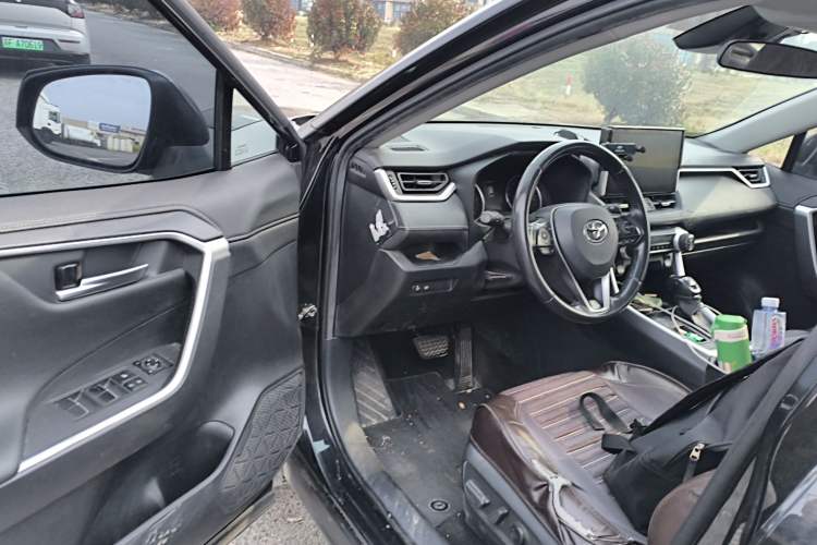 Used Toyota Wildlander 2022 2.0L CVT Two-Wheel Drive Luxury Edition
