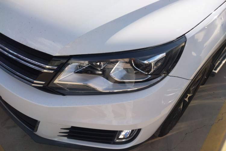 Used Volkswagen Tiguan 2016 300TSI Automatic All-Wheel Drive Luxury Edition Left Front Headlight